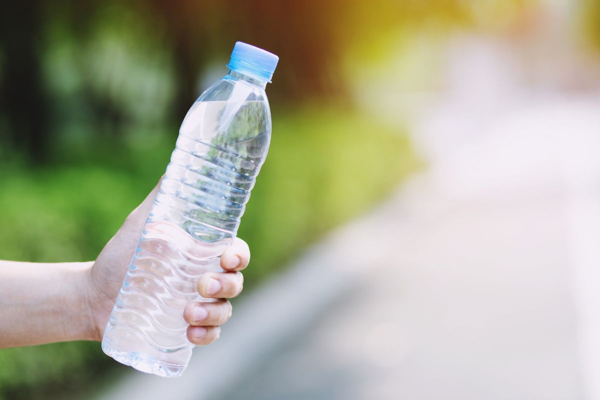 Revitaliser l’eau du robinet : Un regard approfondi sur les perles de céramique EM bouteille plastique