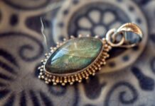 Comment Choisir le Pendentif Labradorite Parfait pour Vous ?