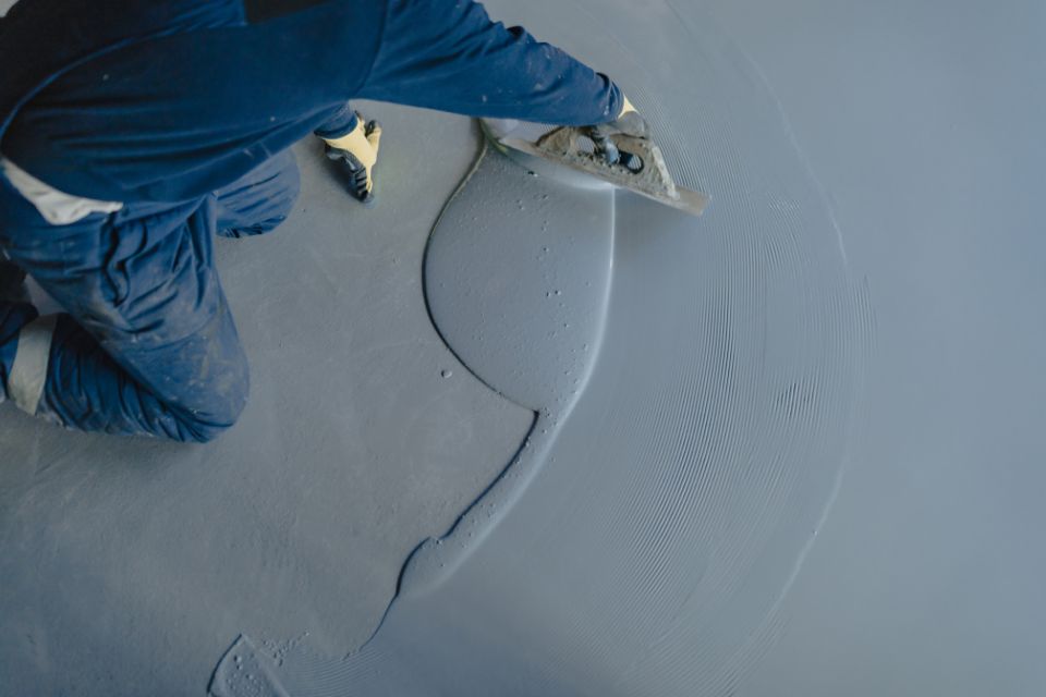 Sol industriel en résine époxy : une solution durable et résistante !
