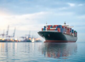 Massifier vos flux de marchandises grâce au transport maritime efficacement