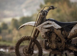 Motocross boue et performance, les secrets pour une moto impeccable